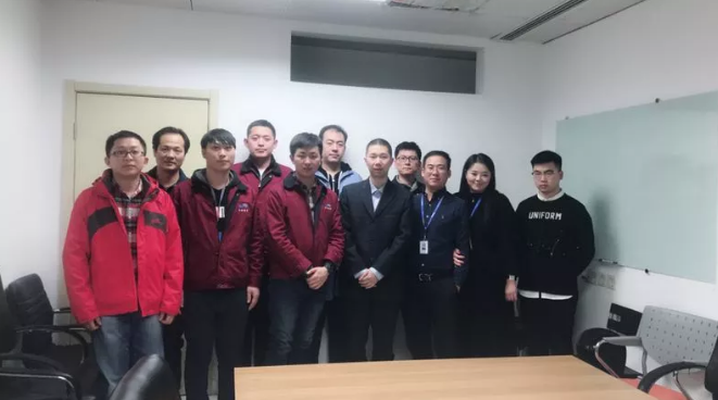 達內一行與長安通信團隊進行合影留念